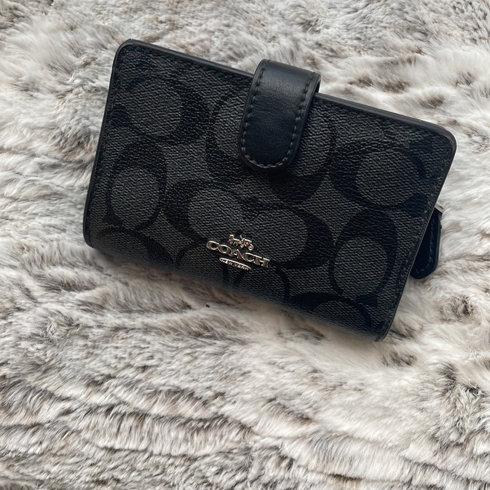 Coach Wallet - Picture 7 of 7